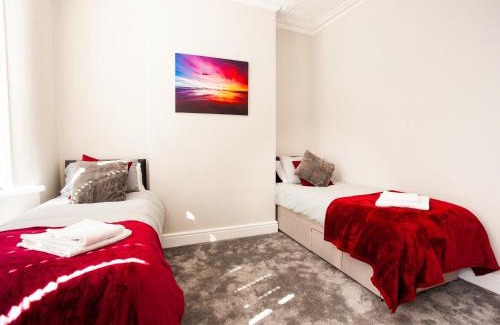 Middlesbrough Apartment | Contractor house, sleeps 7, close to restaurant's & bars, long stays available, Oveyo Accommodation