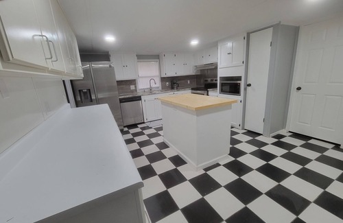 Waycross House | * CONTRACTORS DISCOUNT *