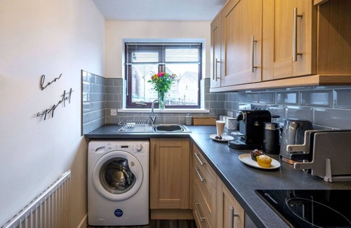 Cradley House | Contractors | Family home 𝙁𝙍𝙀𝙀 Netflix,𝙁𝙖𝙨𝙩 WiFi, near Dudley/Birmingham