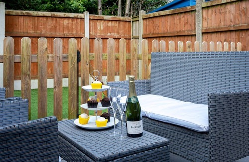 Cradley House | Contractors | Family home 𝙁𝙍𝙀𝙀 Netflix,𝙁𝙖𝙨𝙩 WiFi, near Dudley/Birmingham