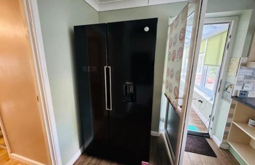 St Ives Apartment | Contractors families free parking Ramsey Road