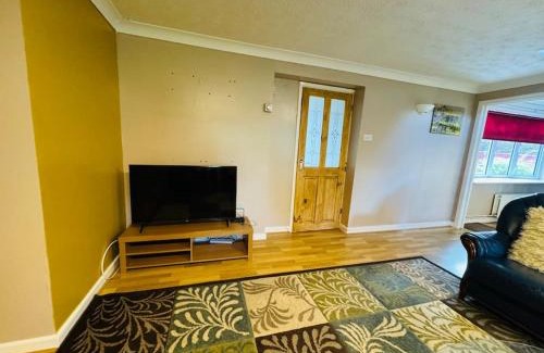 St Ives Apartment | Contractors families free parking Ramsey Road