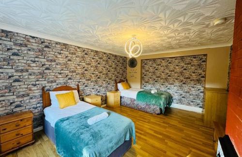 St Ives Apartment | Contractors families free parking Ramsey Road