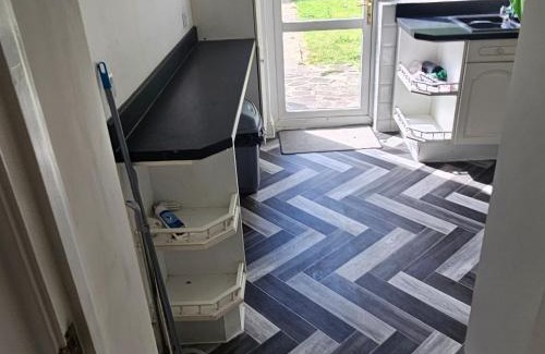 Benfleet Apartment | Contractors Home from Home