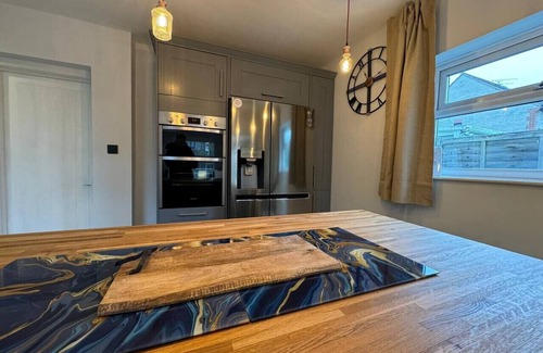 Swindon House | Contractors Long Stay Discounts Free Parking