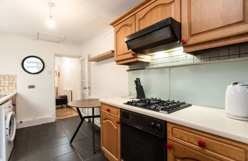 Swindon House | Contractors*Long Stay Discounts*Parking