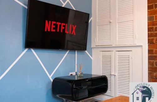 Reading House | Contractors Pad - 4 Bed Town House - Cent Reading - Free Parking