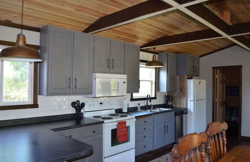 Merrillan Cabin | Controlled Chaos Basecamp - centered between Jackson & Clark County Trail System