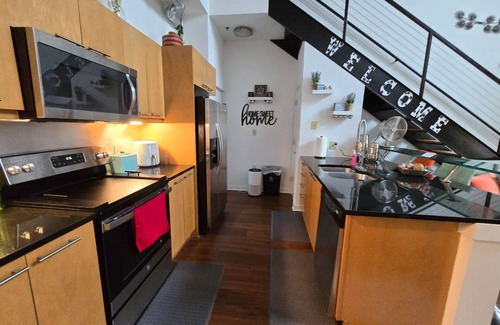Atlantic Station Area Apartment | Convenience and Charm - 2-bedroom Loft in fabulous Midtown/Atlantic Station
