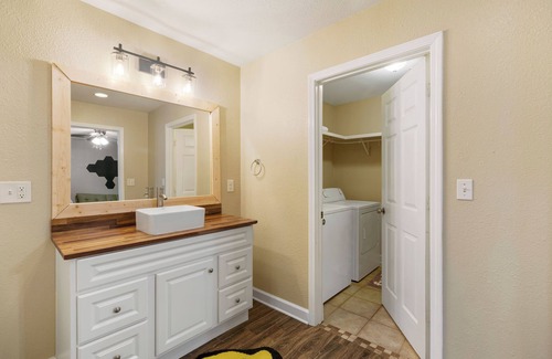 Pine Forest Apartment | Convenience in Central Pensacola, Pet Friendly!