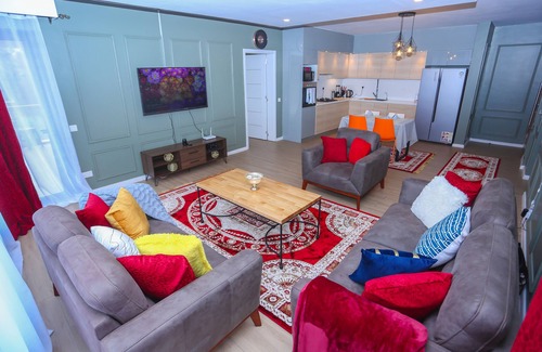 Thompson Estate Apartment | Convenience meets Luxury | 2-Bed/2-Bath+Pool+Gym