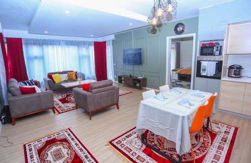 Thompson Estate Apartment | Convenience meets Luxury | 2-Bed/2-Bath+Pool+Gym