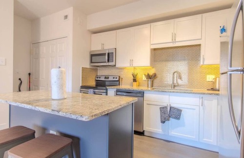 Irving Apartment | Convenient 1BR King Suite Pool, Gym & Parking 01