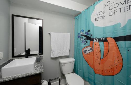 Braeswood Place Apartment | Convenient 1BR Unit Close to Shopping & Dining