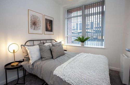 Bolton Apartment | Convenient 2 Bedroom Bolton Apartment