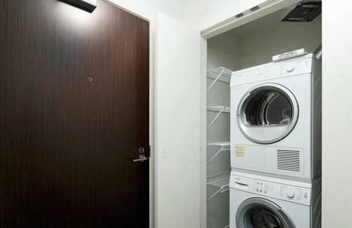 Richmond City Centre Apartment | Convenient 2BDR 2BA Richmond Centre Condo - 2