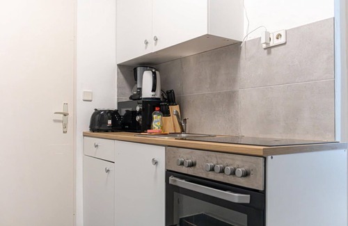 Meidling Apartment | Convenient 2BR Apt. Near U6 Station am Schöpfwerk