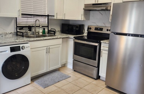 Renfrew-Collingwood House | Convenient 2BR Suite - Easy Walk to Skytrain