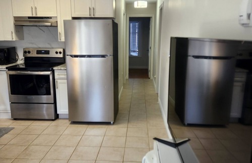 Renfrew-Collingwood House | Convenient 2BR Suite - Easy Walk to Skytrain