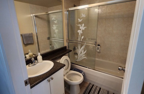 Renfrew-Collingwood House | Convenient 2BR Suite - Easy Walk to Skytrain