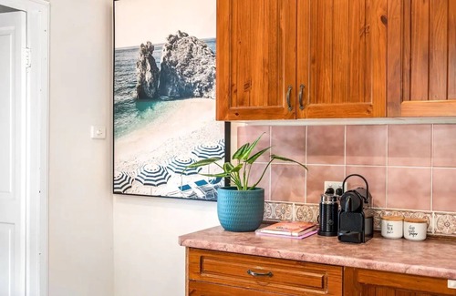 Adamstown Cottage | Convenient 3/bedroom Guest House in Adamstown