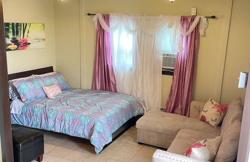 Middletown Apartment | Convenient and clean studio near the beach and Newport.