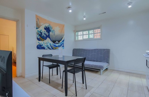 Renfrew-Collingwood House | Convenient and Cozy Suite for Your Vancouver Trip