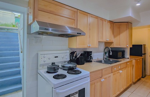 Renfrew-Collingwood House | Convenient and Cozy Suite for Your Vancouver Trip