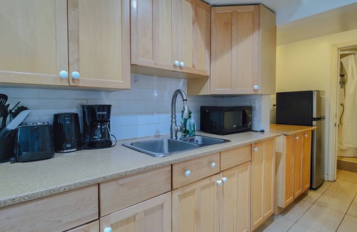 Renfrew-Collingwood House | Convenient and Cozy Suite for Your Vancouver Trip