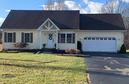 Halfway House | Convenient and Local VRBO Escape with 4 bedrooms - 2 baths Awaits Your Getaway