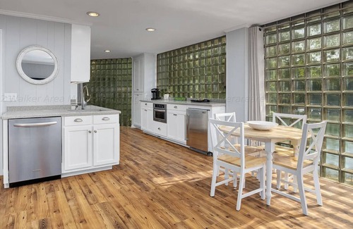 Cullman House | Convenient and Relaxing Lake House