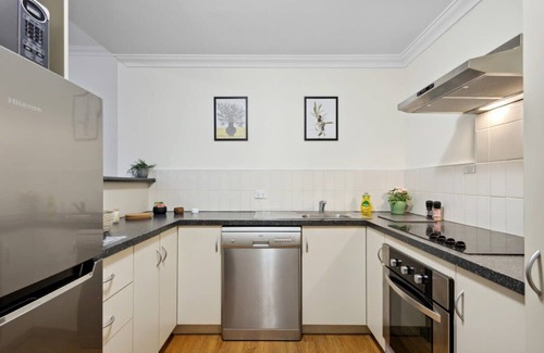 Northbridge Apartment | Convenient Apt near RAC Arena