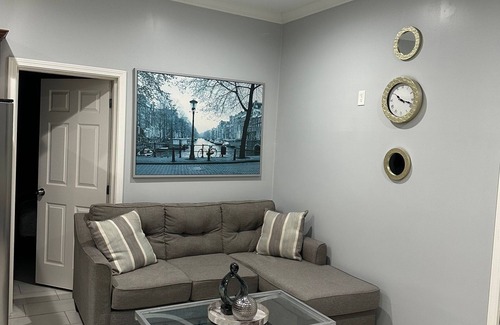 Tucker House | Convenient Atlanta Vacation in a quiet neighborhood. Walking trail, golf course