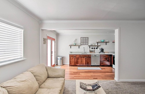 Burien House | Convenient Burien Getaway: 12 Mi to Dtwn SEA!