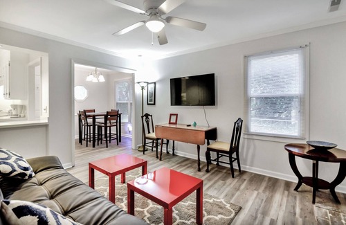 Rosewood House | Convenient Capital-City Getaway