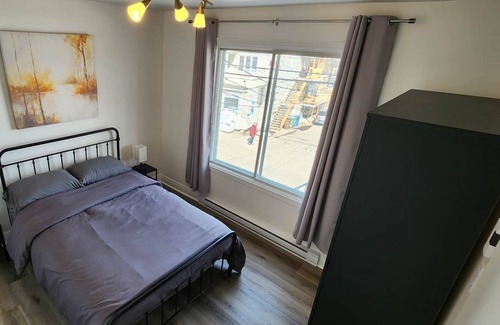 St. Jerome Apartment | Convenient city living! Modern apartment, close to all services.
