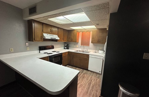 Tallahassee House | Convenient, Clean, Cozy, Cheap 2