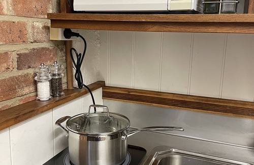 Omeo Cottage | Convenient & Cosy Mountain Retreat in Omeo - Ski or Bike Ride this Winter