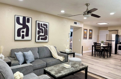 Hanford Apartment | Convenient Downtown Spot with In-Unit Laundry