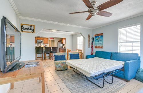 Galveston House | Convenient Galveston Home Less Than 1 Mi to Beach!