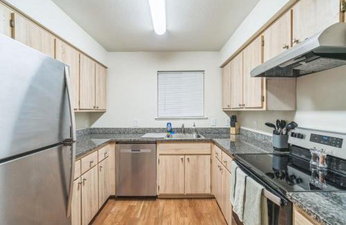Harlow Apartment | Convenient Getaway Close to Autzen Stadium