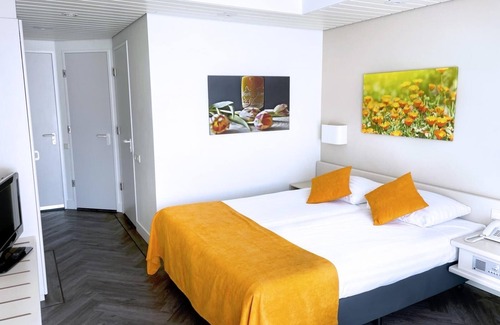 Municipality of Zeist Hotel | Convenient Getaway with On-site Dining, Free Parking, and Comfortable Ambiance