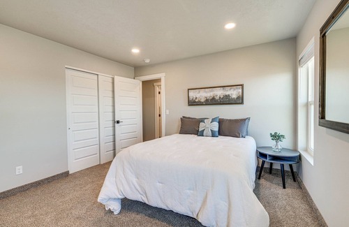 Great Falls House | Convenient Great Falls Condo < 1 Mi to Shops!