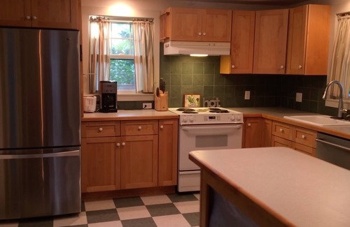 Oak Bluffs House | Convenient In-Town (Oak Bluffs) Location