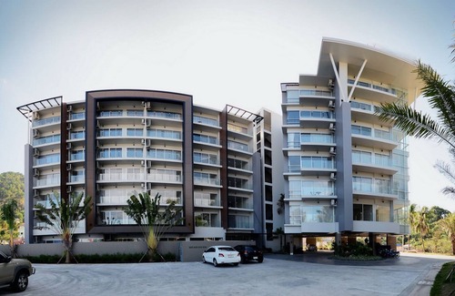 Karon Apartment | Convenient Karon studio, walk to beach & market