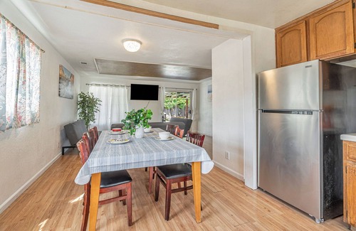 East San Jose House | Convenient Location/Cozy - Free Wifi/Laundry/Parkings/AC/Heater/