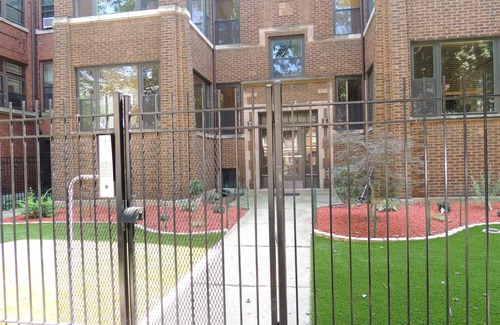 Rogers Park Apartment | Convenient Location Near Loyola/Northwestern