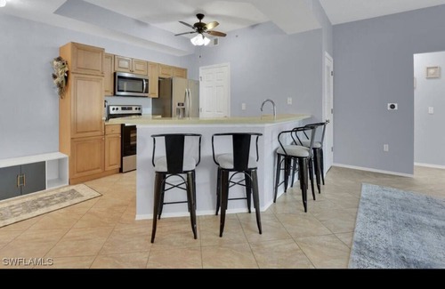 McGregor Condo | Convenient location to all stores. Cozy furnished home. All amenities!