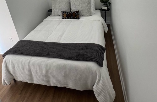 Jonesboro Apartment | Convenient loft with gated parking & 24/7 gym
