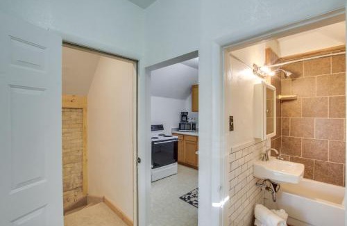 Logan Apartment | Convenient Logan Apartment - 1 Block to Town!